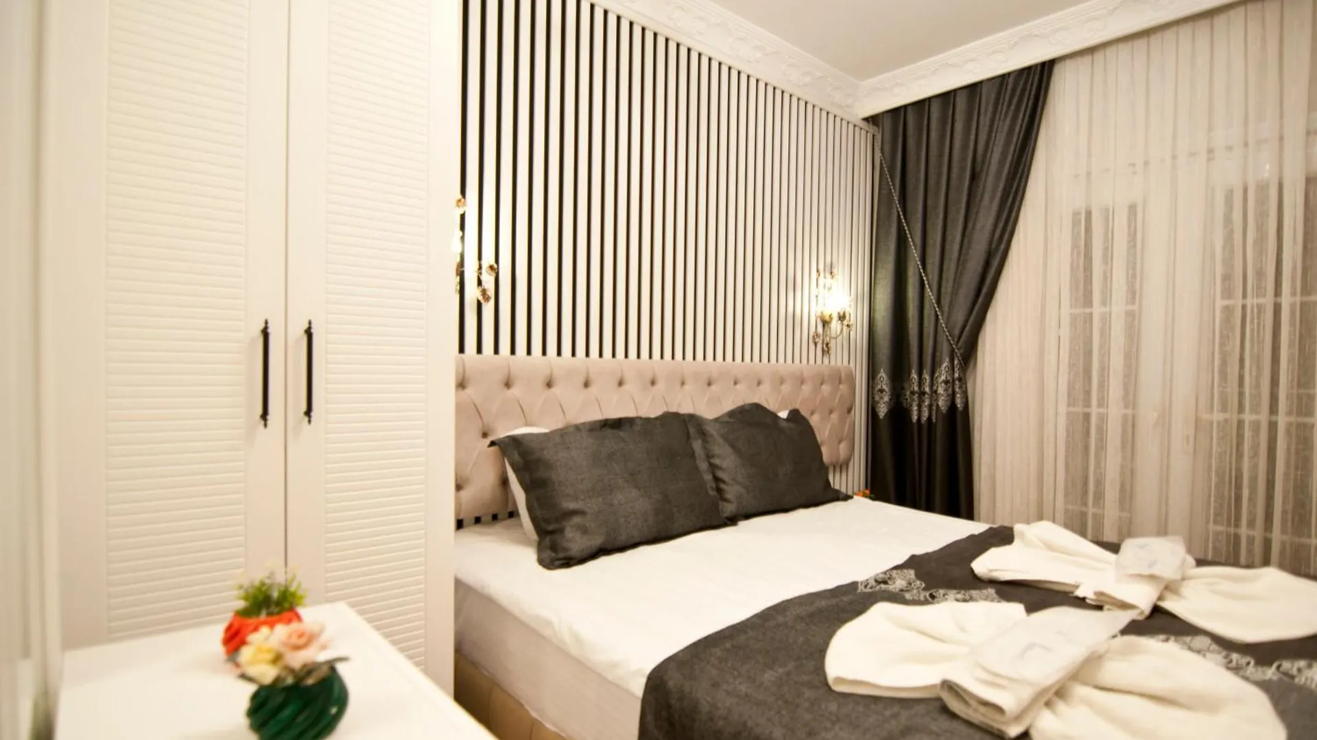 Hotel Broken Column Istanbul 4*,