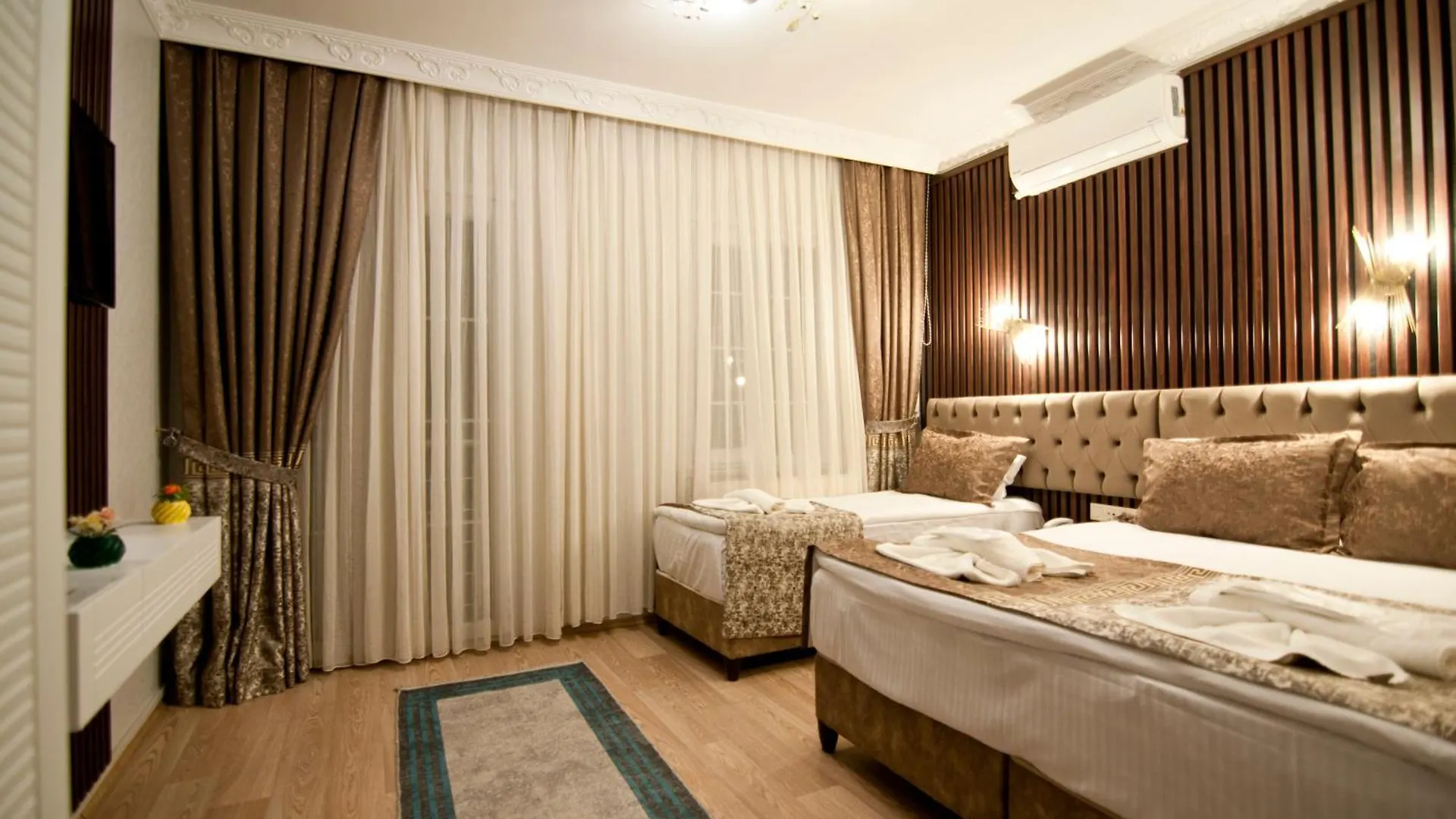 Hotel Broken Column Istanbul